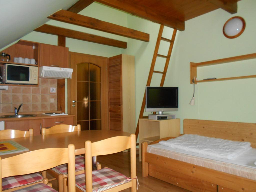 Apartmany Base Camp Železná Ruda Buitenkant foto